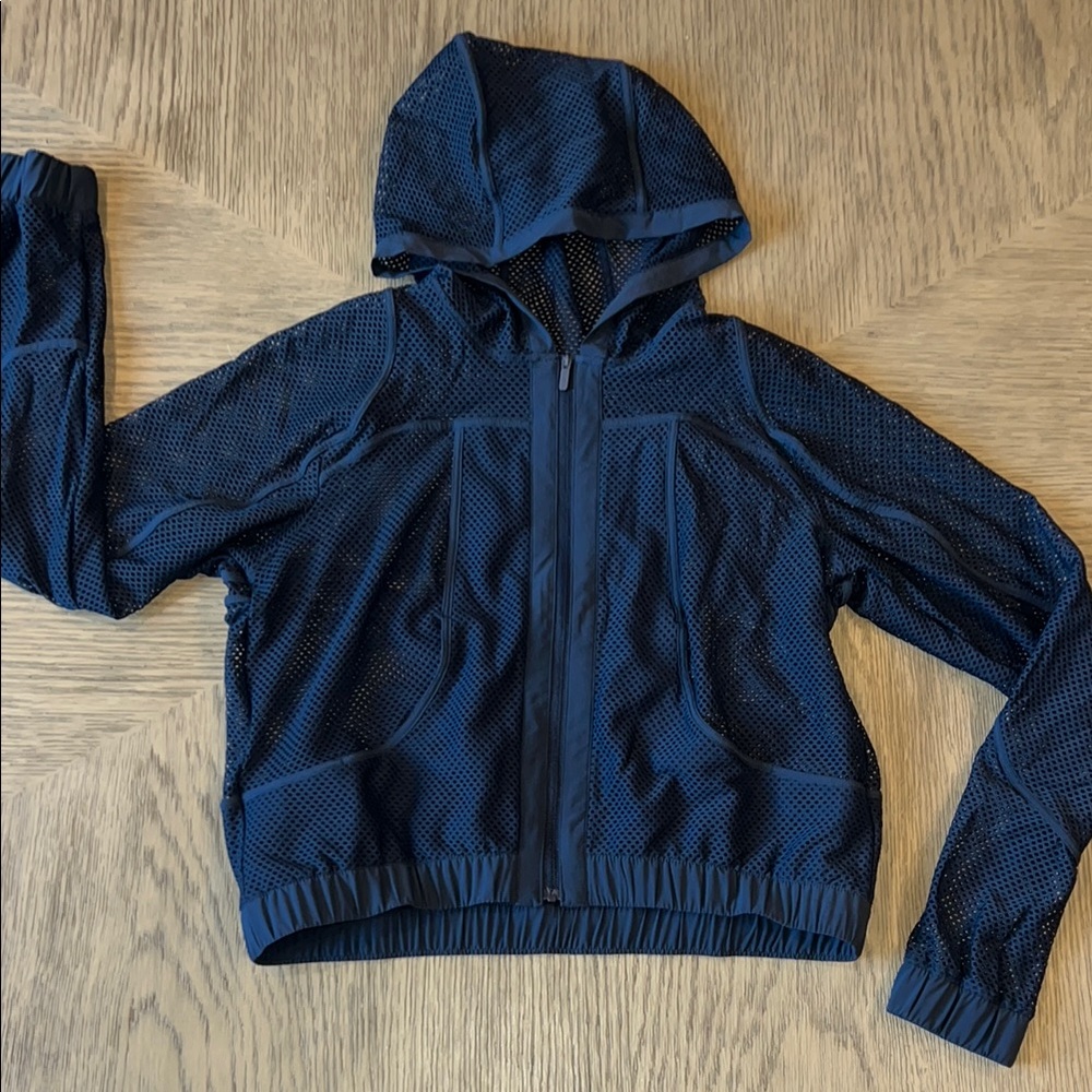 Lululemon Relaxed Fit Mesh Jacket in Navy Size 4